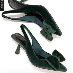 Bow Pointed Toe Green Velvet Slingback 2 in Heel size 6 NWT